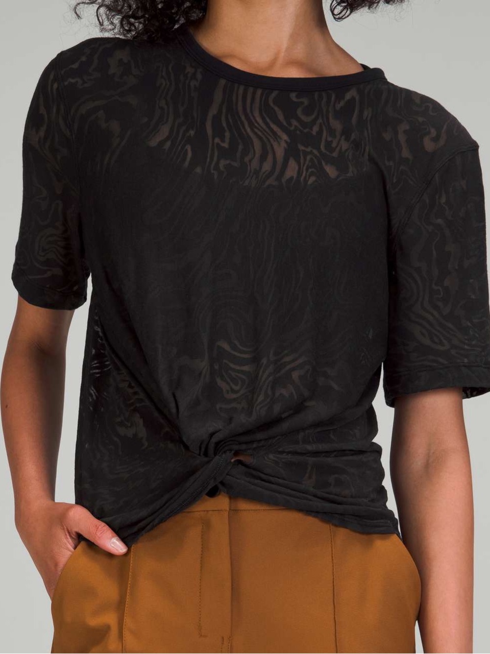 Lululemon Crescent Front-Knot T-Shirt - Medium, Black Patterned